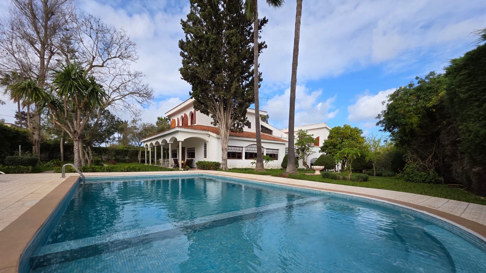 Coquette Villa Provençale À Vendre (souissi)